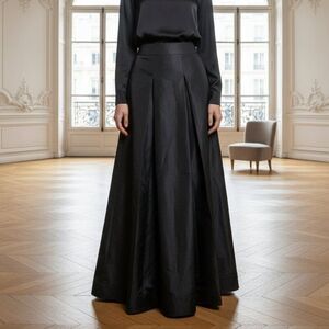 Elegant Black Satiny Women's Skirt Size Small